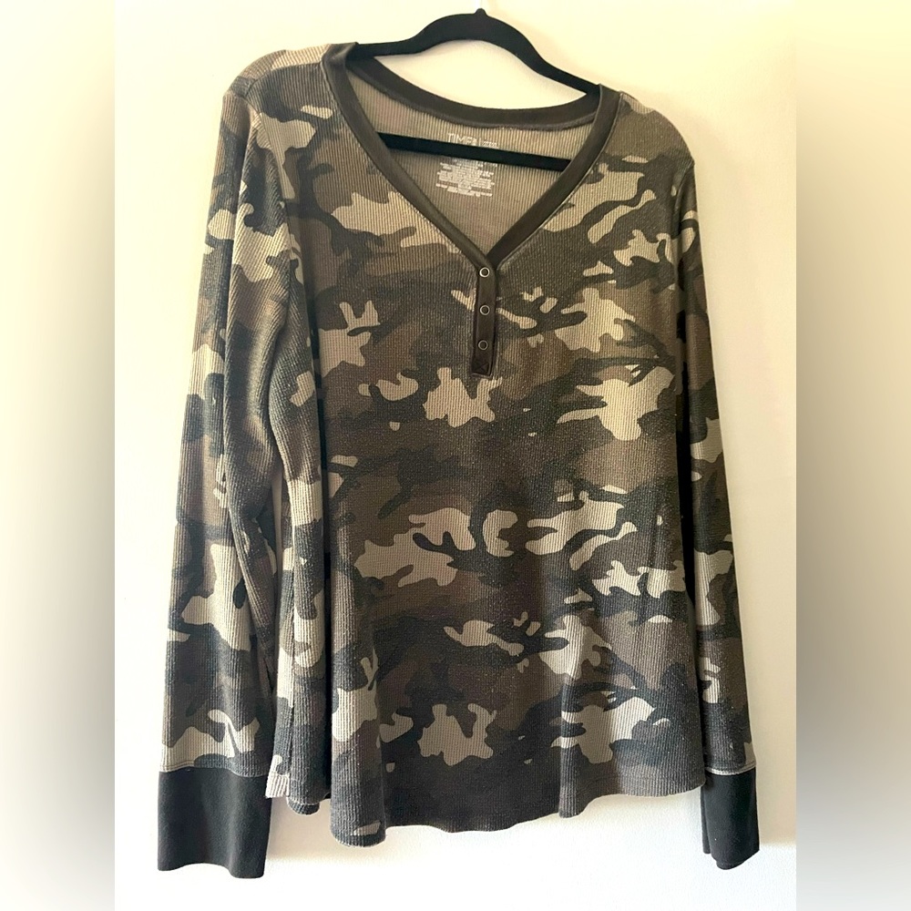 LIKE NEW Time and Tru camo thermal